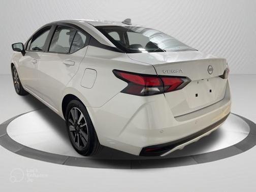 Aspen White Tricoat 2024 Nissan Versa 1.6 SV