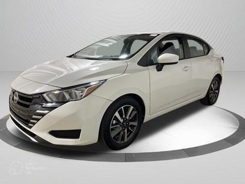 Aspen White Tricoat 2024 Nissan Versa 1.6 SV
