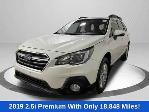 White 2019 Subaru Outback 2.5i Premium