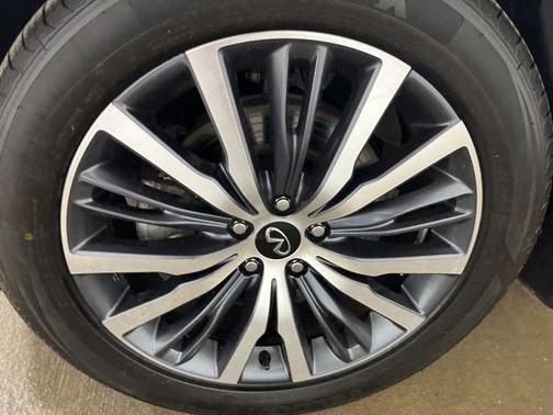 Majestic White 2023 INFINITI QX60 SENSORY