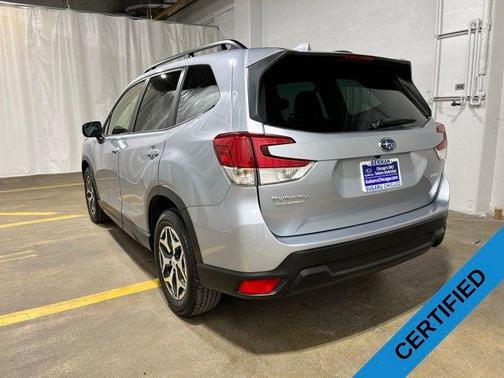 Ice Silver Metallic 2023 Subaru Forester Premium