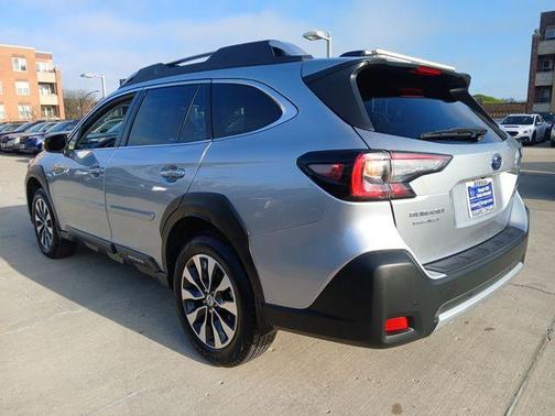 Ice Silver Metallic 2025 Subaru Outback Touring XT
