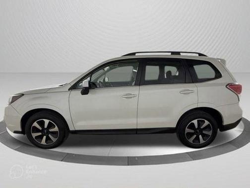 Crystal White Pearl 2017 Subaru Forester 2.5i Limited