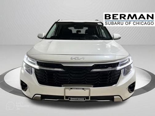 Snow White Pearl 2024 Kia Seltos S