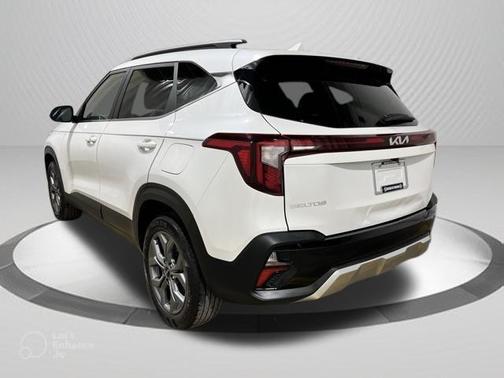 Snow White Pearl 2024 Kia Seltos S