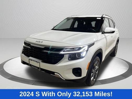 Snow White Pearl 2024 Kia Seltos S