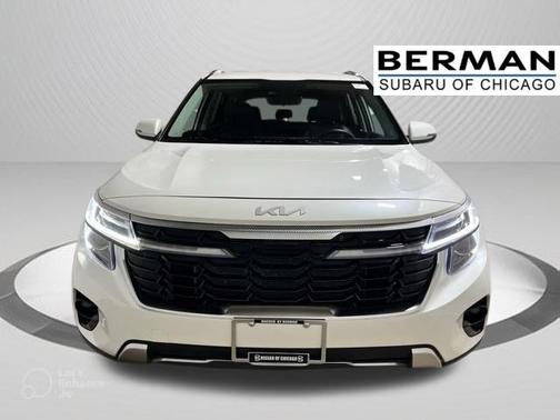 Snow White Pearl 2024 Kia Seltos S