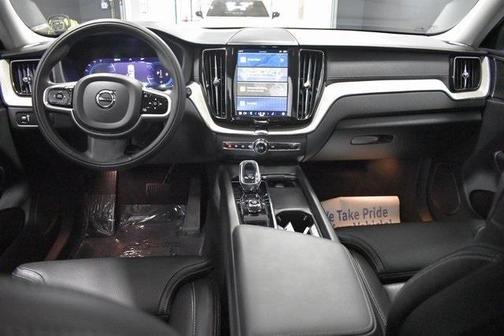 2022 Volvo XC60 B5 Inscription