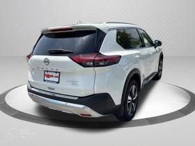 White 2023 Nissan Rogue Platinum