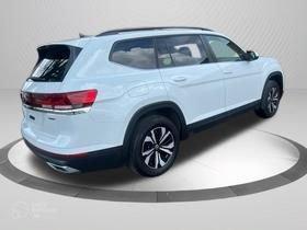 Pure White 2024 Volkswagen Atlas 2.0T SE