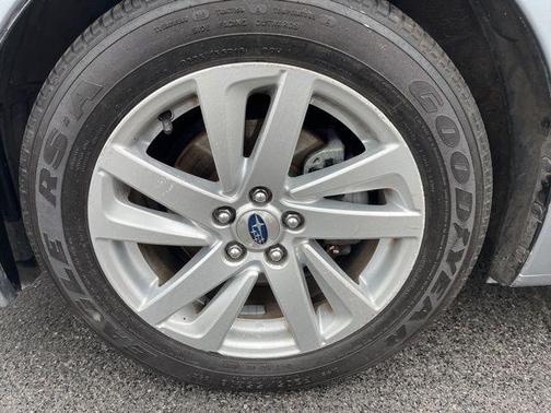 Ice Silver Metallic 2016 Subaru Impreza 2.0i Premium