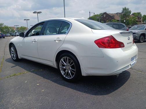 2011 INFINITI G37x Base