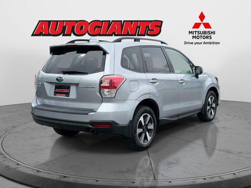 Ice Silver Metallic 2017 Subaru Forester 2.5i Premium