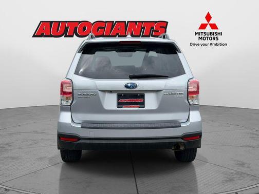 Ice Silver Metallic 2017 Subaru Forester 2.5i Premium