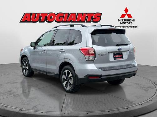 Ice Silver Metallic 2017 Subaru Forester 2.5i Premium