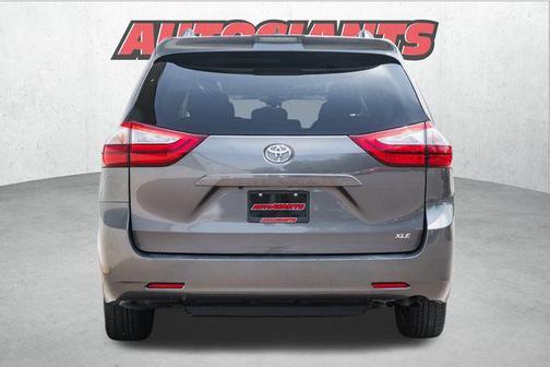 2019 Toyota Sienna XLE