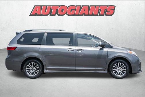 2019 Toyota Sienna XLE