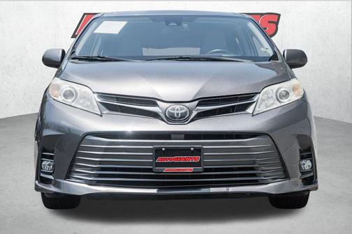 2019 Toyota Sienna XLE