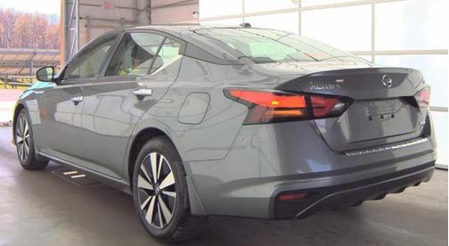 Gun Metallic 2022 Nissan Altima 2.5 SV