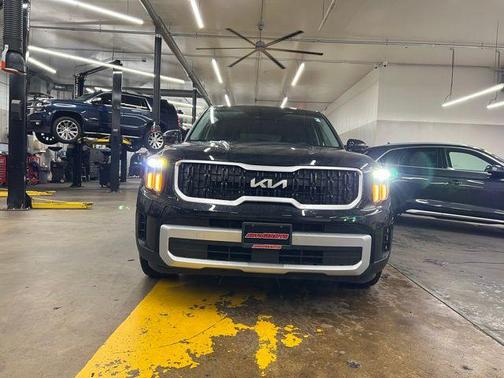 2024 Kia Telluride LX