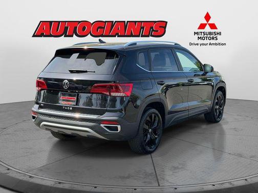 Deep Black 2023 Volkswagen Taos 1.5T SE