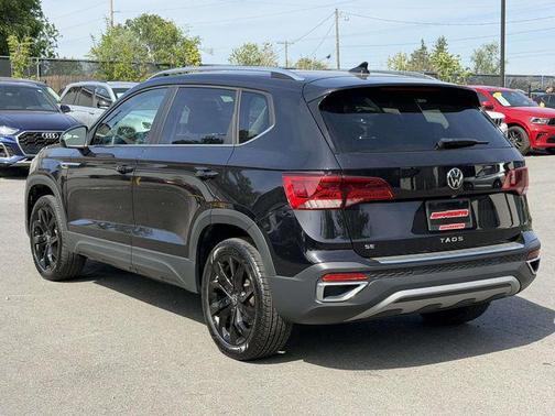 Deep Black 2023 Volkswagen Taos 1.5T SE
