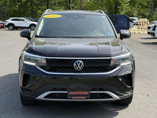 Deep Black 2023 Volkswagen Taos 1.5T SE
