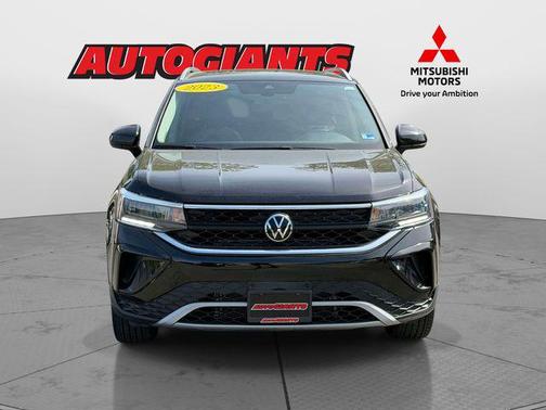 Deep Black 2023 Volkswagen Taos 1.5T SE