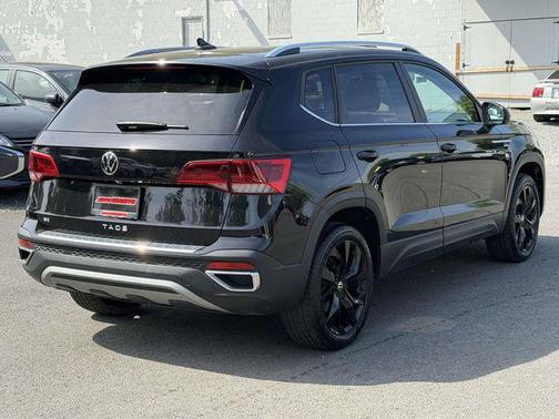 Deep Black 2023 Volkswagen Taos 1.5T SE