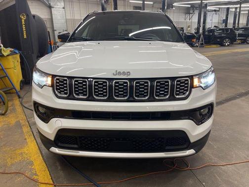 Bright White Clearcoat 2025 Jeep Compass Limited