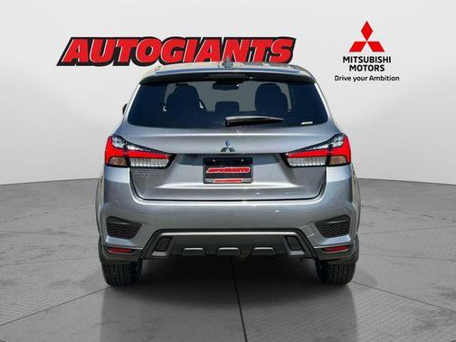 Mercury Gray Metallic 2026 Mitsubishi Outlander Sport 2.0 ES