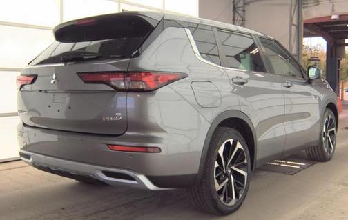 Mercury Gray Metallic 2023 Mitsubishi Outlander PHEV SE S-AWC