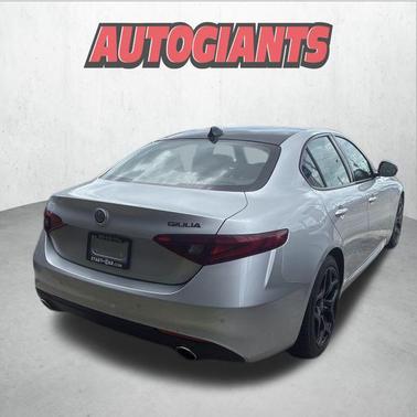2021 Alfa Romeo Giulia Base