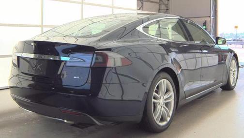 Deep Blue Metallic 2015 Tesla Model S P85D