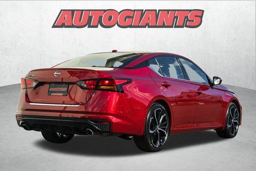 2023 Nissan Altima SR FWD