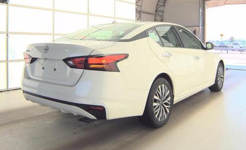Glacier White 2025 Nissan Altima 2.5 SV