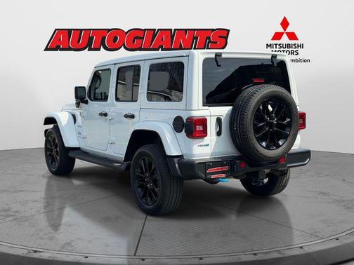 Bright White Clearcoat 2023 Jeep Wrangler 4xe Sahara