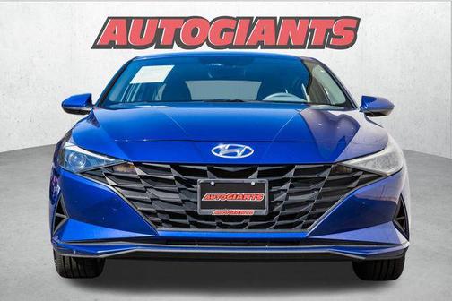 2022 Hyundai ELANTRA SEL