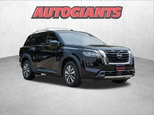 2023 Nissan Pathfinder SL 4WD