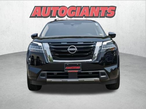 2023 Nissan Pathfinder SL 4WD
