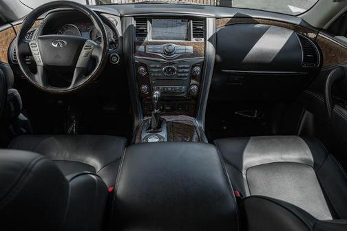2017 INFINITI QX80 Base