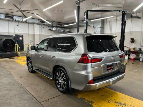 2019 Lexus LX 570 Base