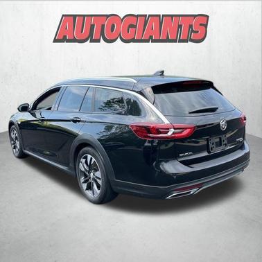 2018 Buick Regal TourX Essence