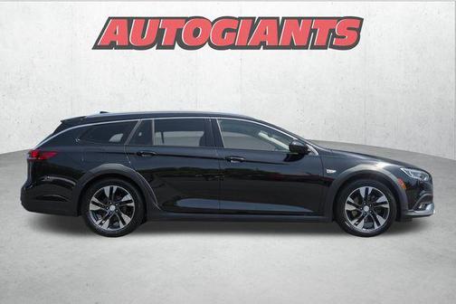 2018 Buick Regal TourX Essence