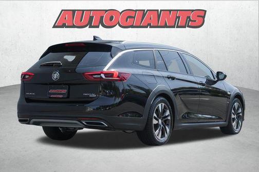 2018 Buick Regal TourX Essence