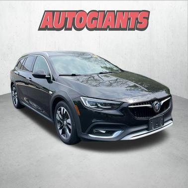 2018 Buick Regal TourX Essence