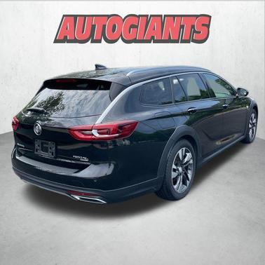 2018 Buick Regal TourX Essence