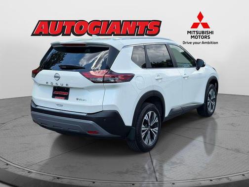 Pearl White Tricoat 2023 Nissan Rogue SV