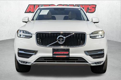2016 Volvo XC90 T6 Momentum
