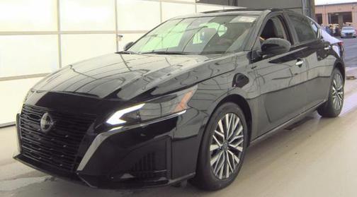 Super Black Clearcoat 2023 Nissan Altima 2.5 SV